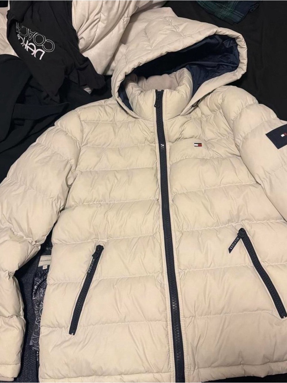 Tommy Hilfiger Men's Cream Quilted Hooded Puffer Jacket with Navy Trim